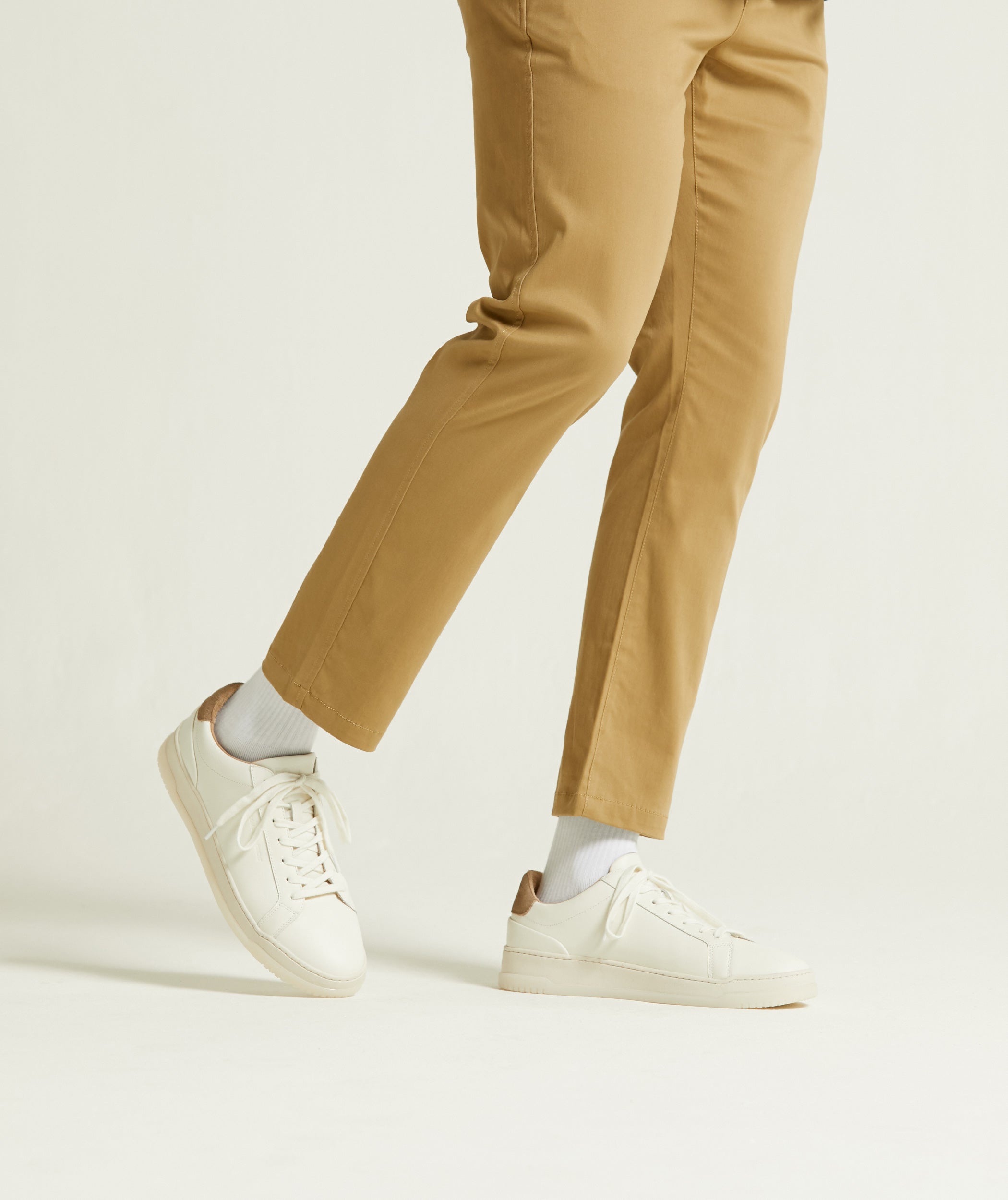 FOM 100 - Off-White
